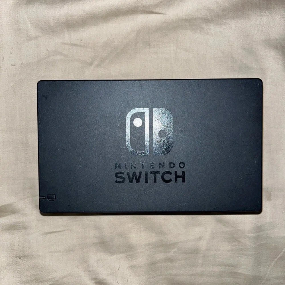 NINTENDO SWITCH & DOCK ONLY